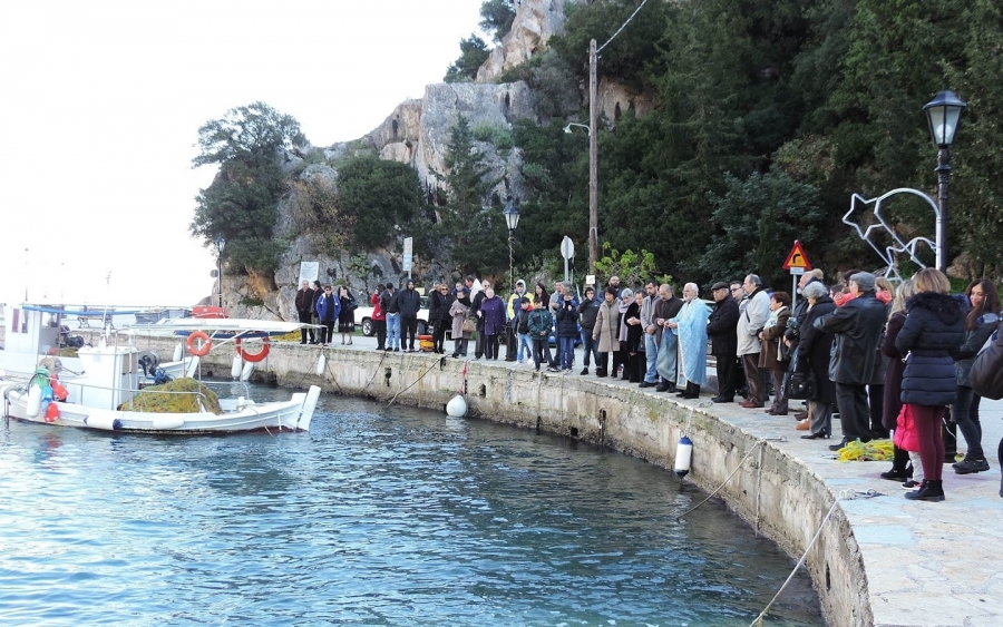 Ο Αγιασμός των Υδάτων στην Ιθάκη (εικόνες)