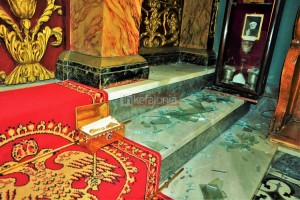 Ούτε ιερό, ούτε όσιο! Άγνωστοι βεβήλωσαν την εκκλησία του Αγίου Νικολάου στο Αργοστόλι - Έσπασαν την λειψανοθήκη του Αγιου Παναγή Μπασιά (εικόνες + video)