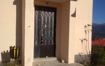 Βανδαλισμοί στο Δημοτικό Σχολείο Κομποθεκράτων – Παρέμβαση του Θεατρικού Εργαστηρίου Σύγχρονης Τέχνης Κεφαλονιάς