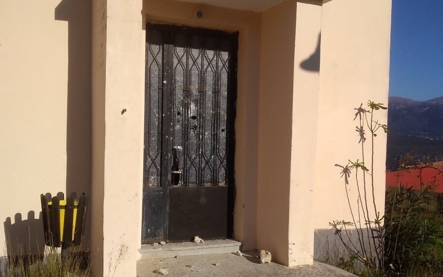 Βανδαλισμοί στο Δημοτικό Σχολείο Κομποθεκράτων – Παρέμβαση του Θεατρικού Εργαστηρίου Σύγχρονης Τέχνης Κεφαλονιάς