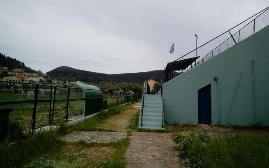 Ιθάκη: Ολοκληρώνεται η αποκατάσταση των ζημιών στο δημοτικό γήπεδο στο Βαθύ (εικόνες)