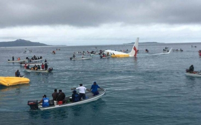 Αεροσκάφος «έχασε» το αεροδρόμιο και προσθαλασσώθηκε σε λιμνοθάλασσα (εικόνες)