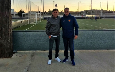 Ο Δημήτρης Ζησιμάτος με τον πρώην σπουδαίο άσο της Βαλένθια Μιχελ Ανχελ Ανκούλο