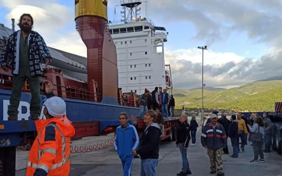Ελένη Τζιβρά - Χιόνη: "Ας σιωπήσουν..."