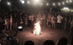 ΠΣ Τζαννάτων: Απόψε το μεγάλο λαϊκό πανηγύρι &quot;Του Αη Γιάννη τα λάμπαδα και της φωτιάς το πήδημα!&quot;