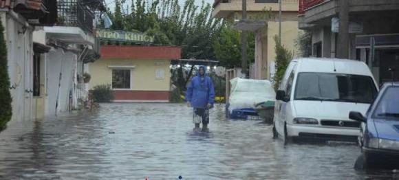 Σοβαρά προβλήματα από την κακοκαιρία -«Πνίγηκαν» πολλές περιοχές [εικόνες]