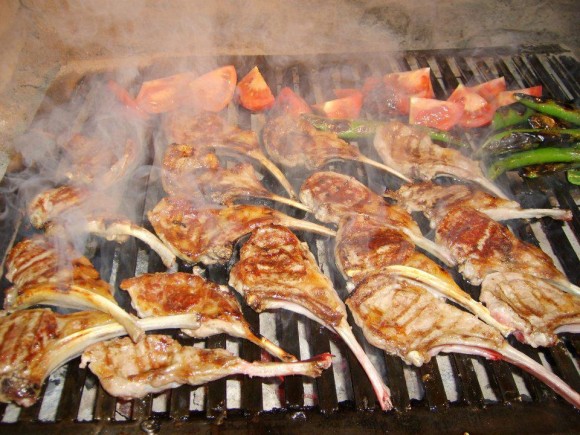 Τσικνίζει η "Κράνη" στην παραλία του Αργοστολίου