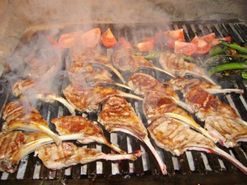 Τσικνίζει η "Κράνη" στην παραλία του Αργοστολίου