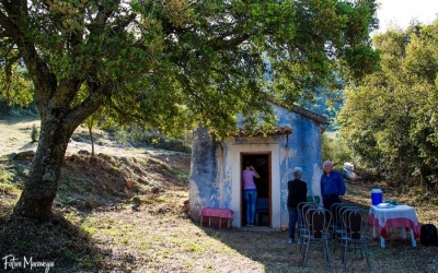 Μέγας εσπερινός στο Εκκλησάκι του Αγίου Αθανασίου στα Μινετάτα