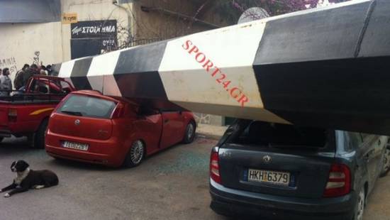 Έπεσε ο προβολέας από το γήπεδο του ΟΦΗ