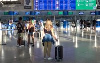 2% αύξηση στις προγραμματισμένες αεροπορικές θέσεις για Ελλάδα το φετινό Καλοκαίρι, σε σχέση με το 2019 - Τι συμβαίνει στις άλλες αγορές