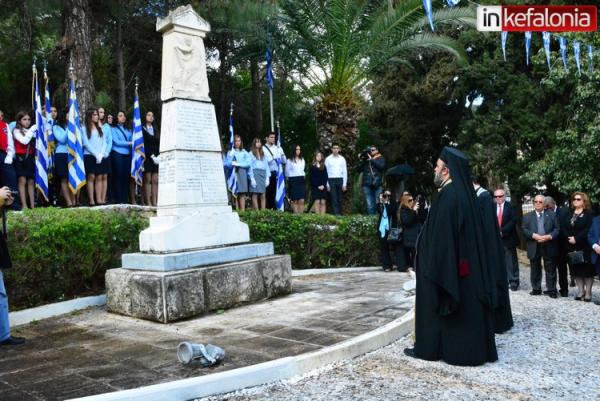 Η δοξολογία για την 25η Μαρτίου και οι καταθέσεις στεφάνων στο Νάπιερ (εικόνες + video)