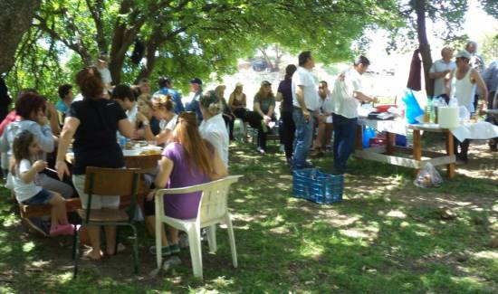 Στην πανέμορφη Λεύκα γιόρτασε την Πρωτομαγιά ο «Κόκκινος Βράχος»!