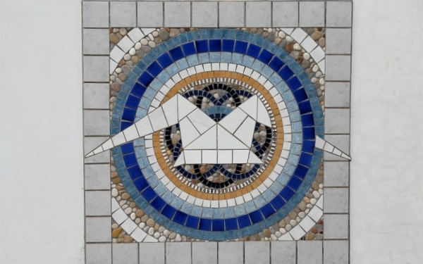 Διαφύλαξη ψηφιδωτού έργου της Μαριάνας Βαλλιάνου στον αερολιμένα Κεφαλονιάς (εικόνα)