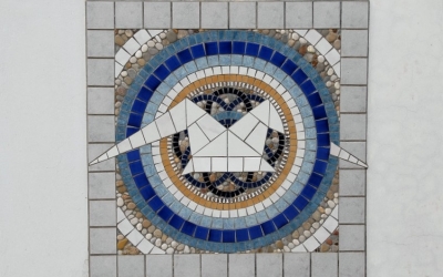 Διαφύλαξη ψηφιδωτού έργου της Μαριάνας Βαλλιάνου στον αερολιμένα Κεφαλονιάς (εικόνα)