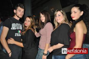 Σάββατο βράδυ στο Bass Club