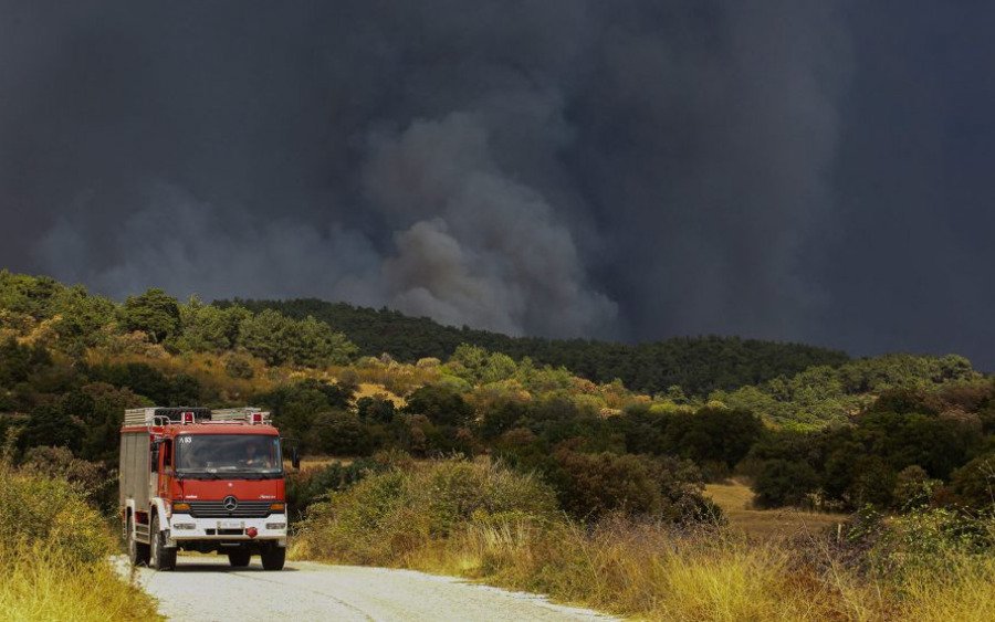 Ερώτηση του ΚΚΕ για πυροπροστασία, δάση και ελλείψεις στην Πυροσβεστική