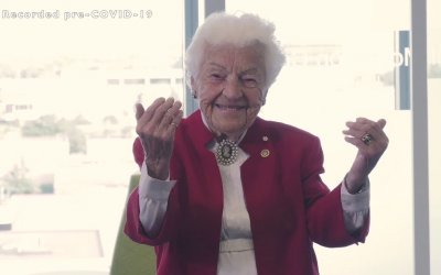 Απίστευτο: Γιαγιά 101 χρονών αναλαμβάνει διευθύντρια στο αεροδρόμιο του Τορόντο – Τυχαίο που οι φίλοι της την αποκαλούν Τυφώνα;