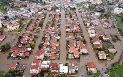 Καιρός: Σαρωτικό το πέρασμα της κακοκαιρίας - Καταστροφές και αποκλεισμένα χωριά στο Μεσολόγγι (video)