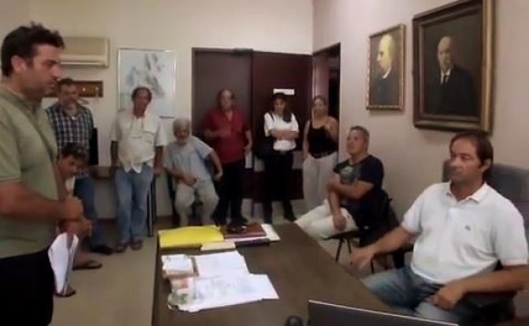 Παράσταση διαμαρτυρίας από την Επιτροπή Αλληλεγγύης Κεφαλονιάς στο διοικητή του Νοσοκομείου Αργοστολίου