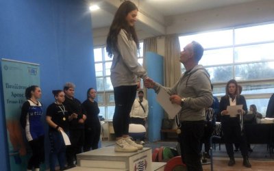 Πρωτιά για τη Χαρά Μεταξά του 2ου ΓΕΛ Αργοστολίου στους Σχολικούς Αγώνες Άρσης Βαρών