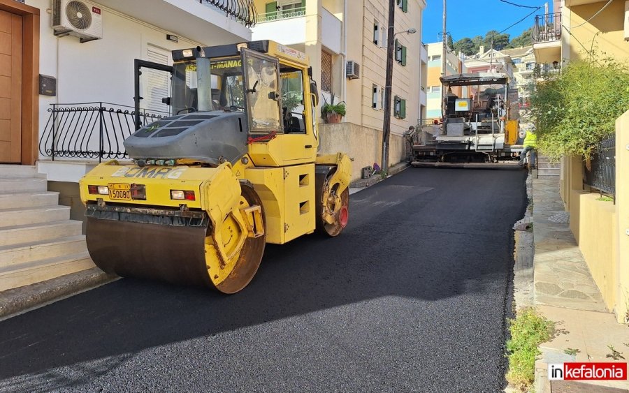 Σε εξέλιξη νέες ασφαλτοστρώσεις εντός της πόλεως του Αργοστολίου! (video)