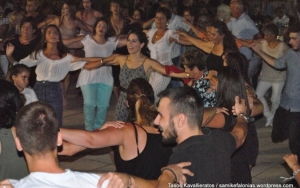 Κοσμοσυρροή κέφι και πολύ χορός στο πανηγύρι του ΑΟ Σάμης στον Καραβόμυλο! (εικόνες)