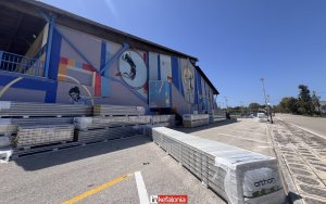 Ξεκινά η αλλαγή της στέγης στο κλείστό "Αντώνης Τρίτσης" από τον Δήμο Αργοστολίου