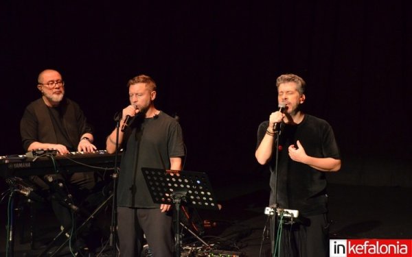 Υπέροχες στιγμές με Γιάννη Βαρδή και Χάρη Βαρθακούρη στο Θέατρο ''Κέφαλος'' του Αργοστολίου! (video)