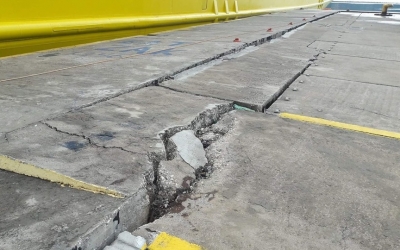 Μόνο 4 παγκάκια στο λιμάνι του Πόρου τα τελευταία χρόνια...