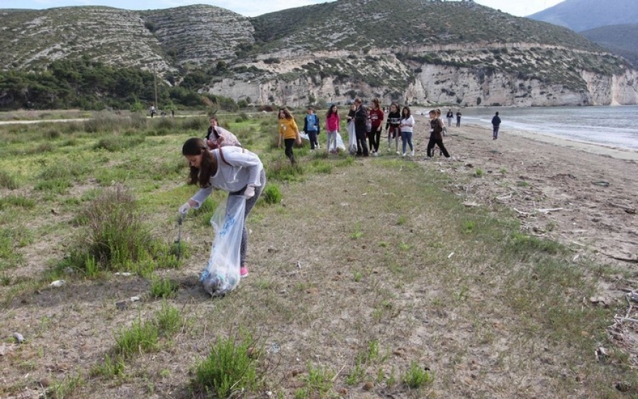 Εθελοντές καθάρισαν το Λιβάδι Παλικής! (εικόνες)