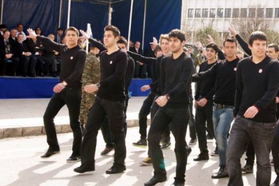 Ευθύνες για την ομαδική μούντζα στην παρέλαση στα Ιωάννινα