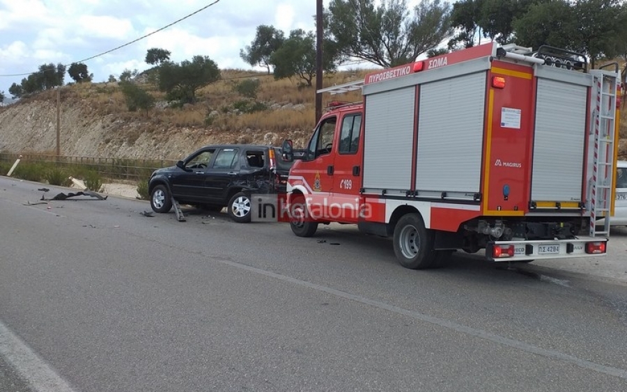 Καραμπόλα τριών αυτοκινήτων στην Κρανιά (εικόνες)