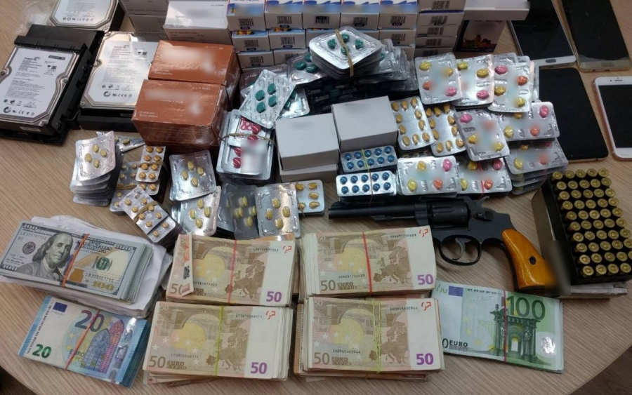 Συνελήφθη 38χρονος που πουλούσε παράνομα φάρμακα μέσω Facebook και ιστοσελίδες