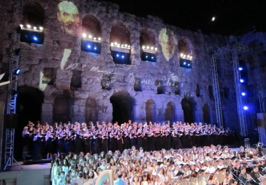 Νύχτα γεμάτη Επτανησιακή μαγεία έζησε το Ηρώδειο (εικόνες + video)