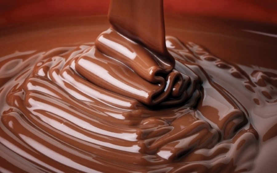 Δείτε βήμα-βήμα πως παράγεται μια σοκολάτα
