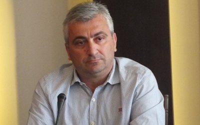 &Beta;&alpha;&rho;ύ &pi;έ&nu;&theta;&omicron;&sigmaf; &gamma;&iota;&alpha; &tau;&omicron;&nu; &Sigma;&tau;&alpha;ύ&rho;&omicron; &Sigma;&pi;&alpha;&theta;ή - &Sigma;&upsilon;&lambda;&lambda;&upsilon;&pi;&eta;&tau;ή&rho;&iota;&alpha; &mu;&eta;&nu;ύ&mu;&alpha;&tau;&alpha;