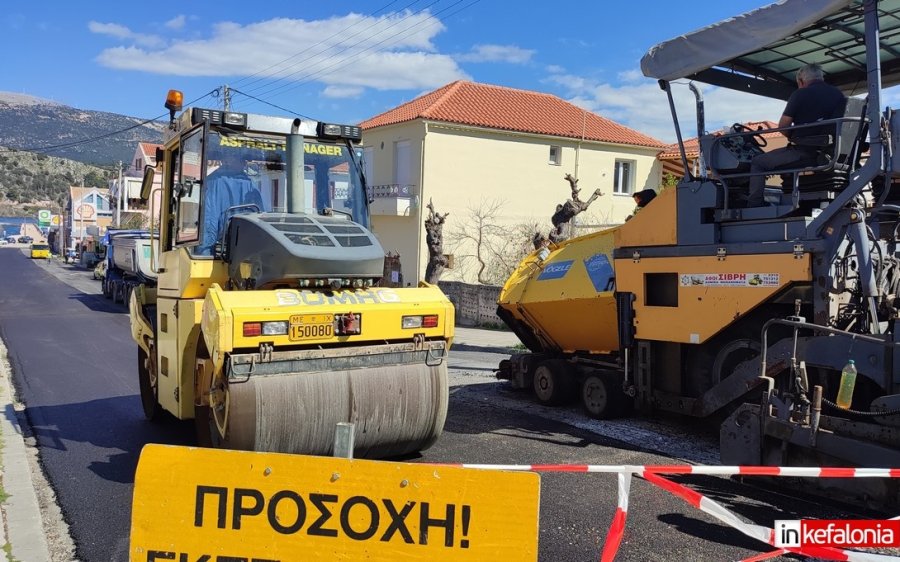 Συνεχίζονται με την οδό Δεβοσέτου, οι σημαντικές εργασίες ασφαλτόστρωσης μέσα στην πόλη του Αργοστολίου (εικόνες/video)