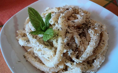 Μακαρόνια με φρέσκο βούτυρο και ξερή μυζήθρα Κεφαλονιάς από την Σία Λαδά