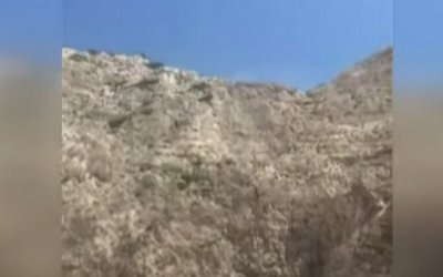Ζάκυνθος: Στην δημοσιότητα, με παραίτηση από τον Θ. Τσουκαλά, η θανατηφόρα πτώση τουρίστριας στο «Ναυάγιο» (Προσοχή σκληρές εικόνες)