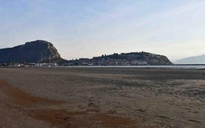Η υπερπανσέληνος... εξαφάνισε τη θάλασσα στο Ναύπλιο -Απίστευτες εικόνες