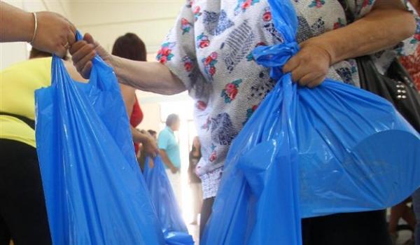 Παράπονα για τη διανομή τροφίμων σε χωριά της Παλλικής