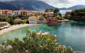 Δημοσίευμα από την έγκυρη Σερβική εφημερίδα Blic: Σερβικοί δρόμοι στην Κεφαλονιά!
