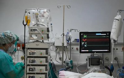 «Δεν το πίστευα ότι το παιδί μου θα γυρίσει» – Συγκλονίζει η μητέρα της 14χρονης που βγήκε από τη ΜΕΘ
