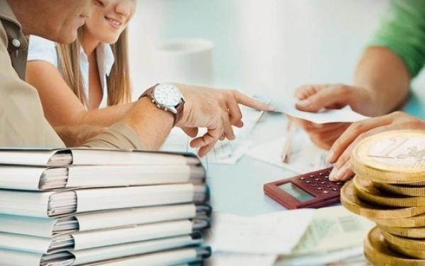 Ασφαλιστικό: Τι προβλέπει το νομοσχέδιο για αναδρομικά και αυξήσεις στις συντάξεις