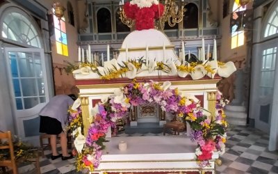 Ο στολισμός του Επιταφίου στα Μεταξάτα (εικόνες)