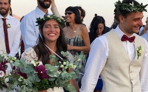 Ζωή Χωραφά: Η κούκλα κόρη του ηθοποιού Γιώργου Χωραφά παντρεύτηκε στην Κεφαλονιά (εικόνες)