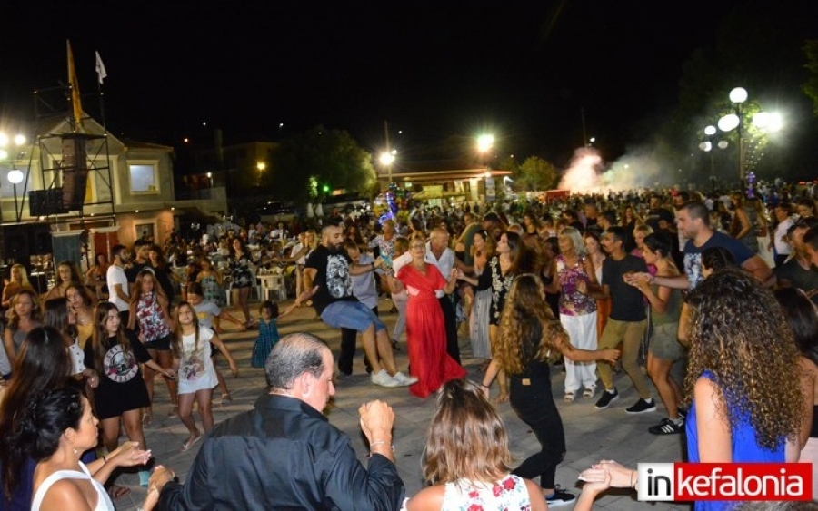 Tα είχε όλα αυτή η ρομπόλα! &quot;Υπερπαραγωγή&quot; στα 40χρόνια «Γιορτή Ρομπόλας» στα Φραγκάτα! (εικόνες + video)