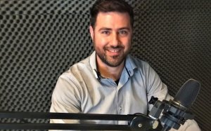 Λευτέρης Στελλάτος στον COSMOS 96,5: «Κανένα ενδιαφέρον, που ο Πόρος δεν έχει γιατρό» - «Γυρίσαμε στην δεκαετία του 1960»