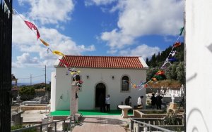 Μεγαλοπρεπής εορτασμός των Αγίων Κωνσταντίνου και Ελένης στα Μονοπωλάτα (εικόνες)